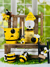 Load image into Gallery viewer, Bumble Bee Pot Charm