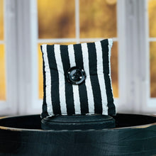 Load image into Gallery viewer, Mini Halloween Pillows