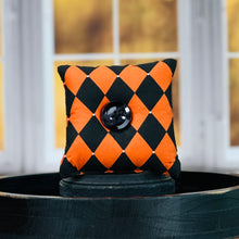 Load image into Gallery viewer, Mini Halloween Pillows