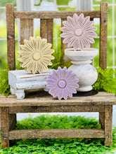 Load image into Gallery viewer, Yellow Washed Daisy Block