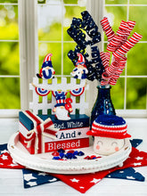 Load image into Gallery viewer, Hobnail Glass Bud Vase