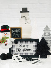 Load image into Gallery viewer, Plaid Tree Garland