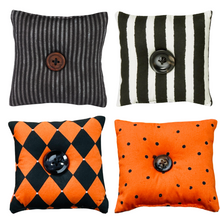 Load image into Gallery viewer, Mini Halloween Pillows