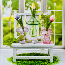 Load image into Gallery viewer, Vintage Glass Mushroom Bud Vases
