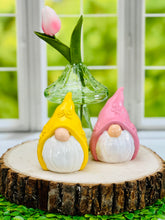 Load image into Gallery viewer, Vintage Glass Mushroom Bud Vases
