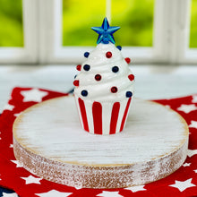 Load image into Gallery viewer, LED Star Cupcake

