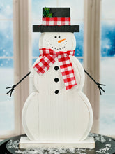 Load image into Gallery viewer, Mr Checkers Carved Snowman
